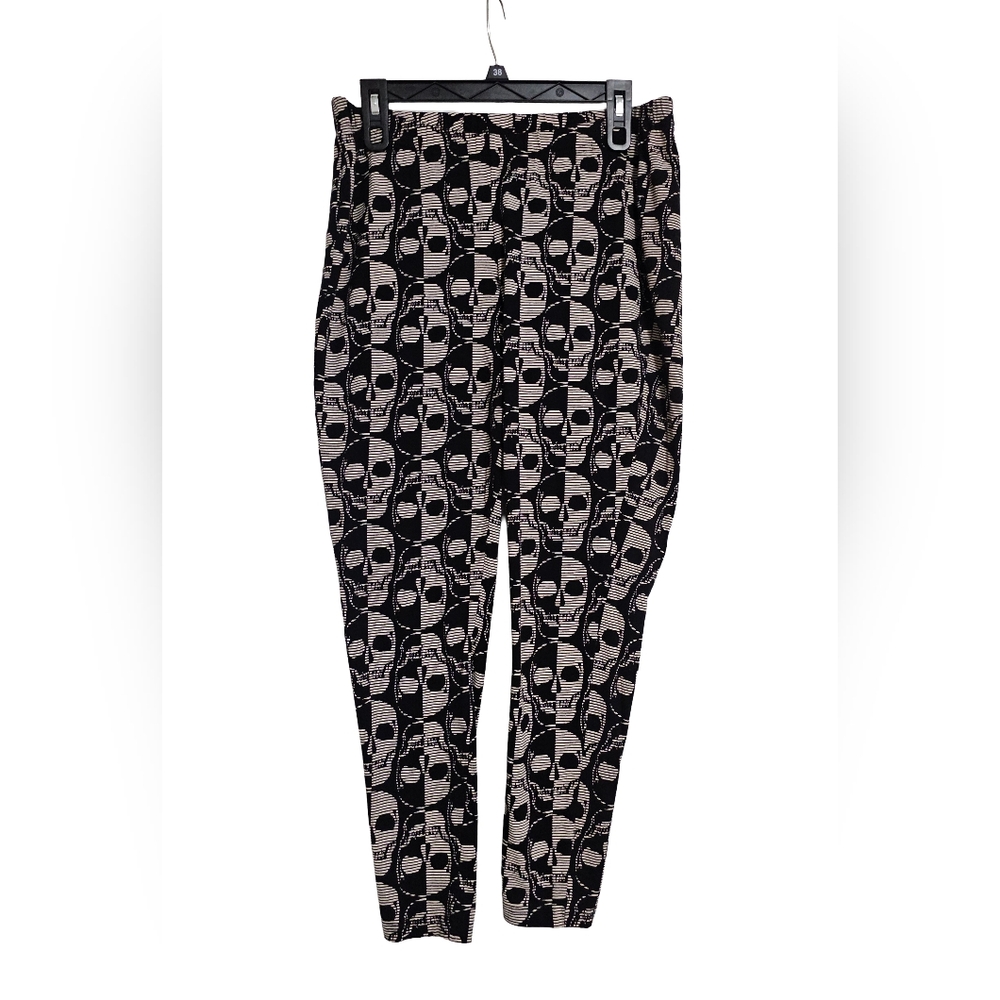 Torrid Black and Cream Skull Print Leggings